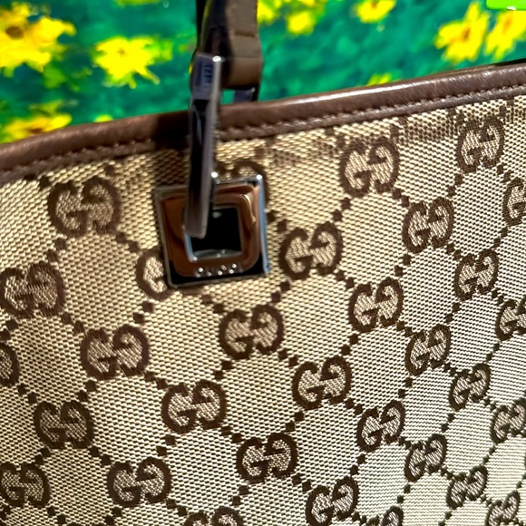 Authentic Gucci GG Supreme Tote Bag 31243 - Luxury Handbag - Picture 3 of 14